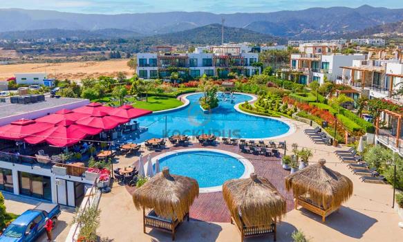 Kıbrıs Girne Esentepe'de Denize Sıfır Tatil Konseptinde Lüks Villa Ve Daireler